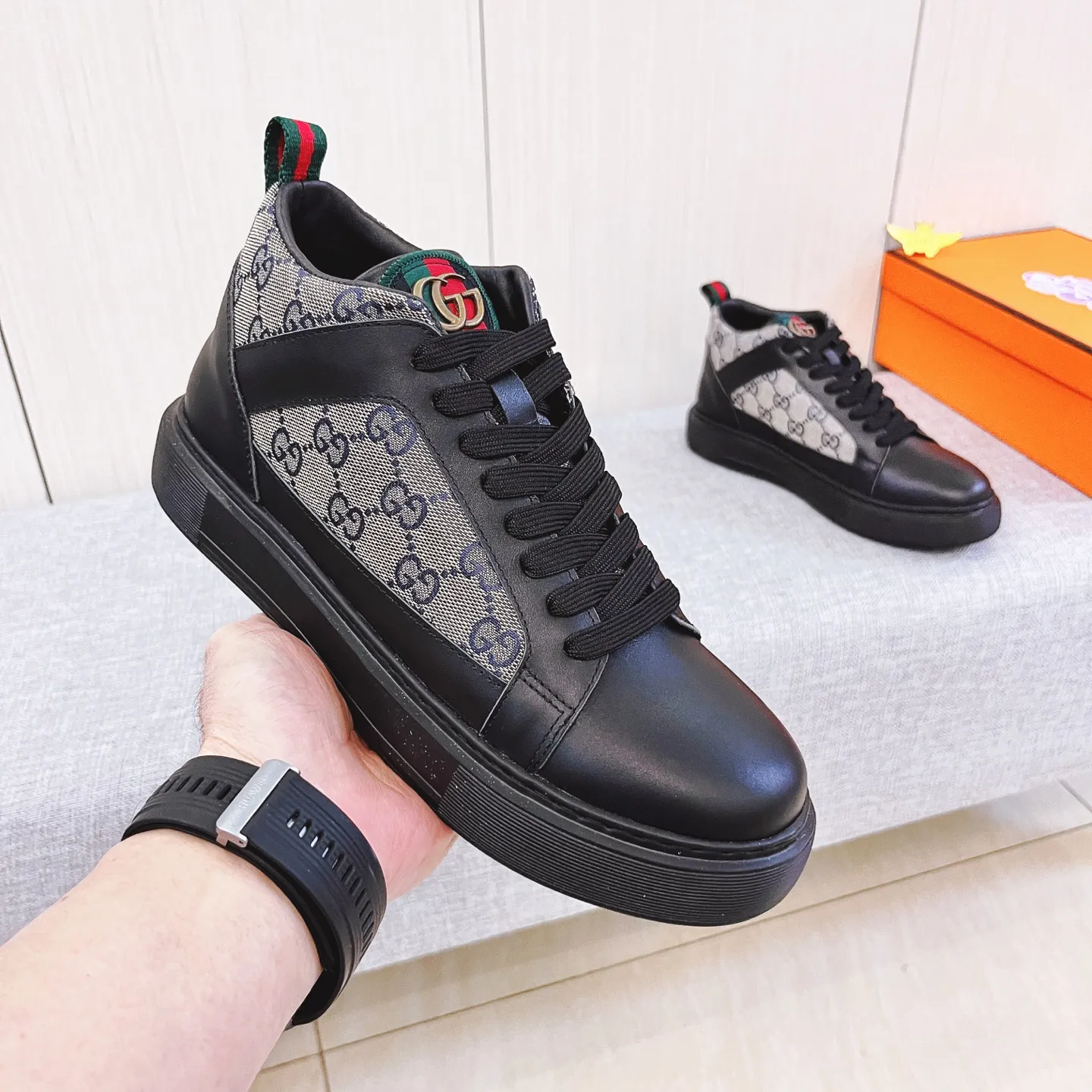 🚘🚘Factory batch 460💰[LV]🔥Louis Vuitton, a high-end men's shoe brand, official website 1:1 latest masterpiece: the upper is made of first-layer cowhide imported from Italy with a comfortable and breathable lining➕original non-slip and wear-resistant outsole🔥, making walking more convenient and comfortable! An exclusive new model, a stunning work, a beautiful 1:1 replica [color] compared to the official quality! Create a fashionable personality to set off your uniqueness! A must-have for trendy men! Classic 🔥Size: 38-44 Color: 🔥 2⃣️colors available🔥.